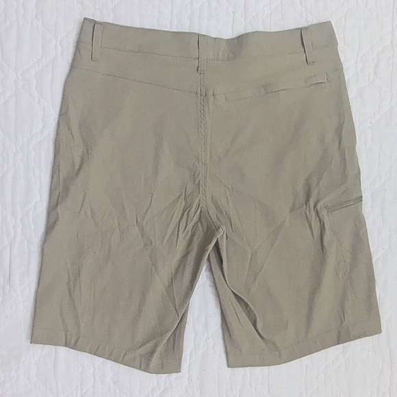 Khaki Weatherproof Vintage Shorts - Picture 2 of 3